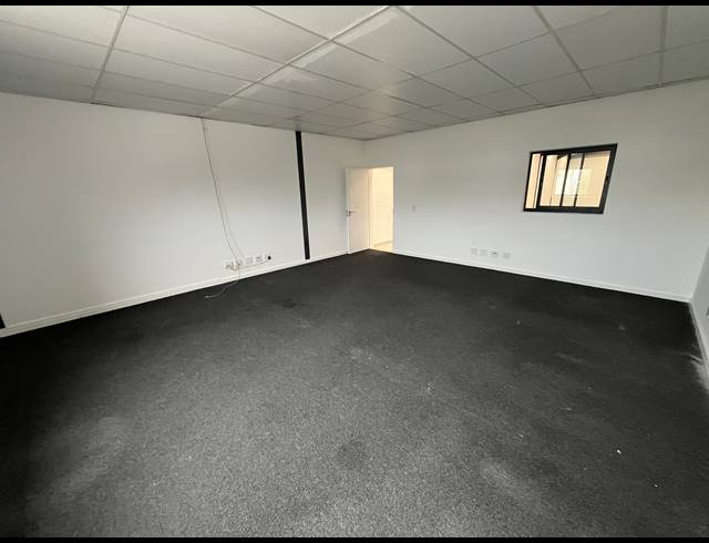 840M² WAREHOUSE TO LET IN RIVERGATE